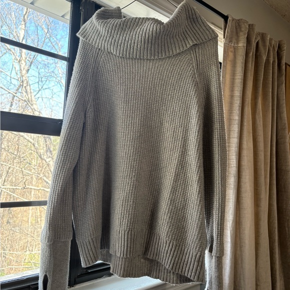 Market & Spruce Sweater - Picture 3 of 4